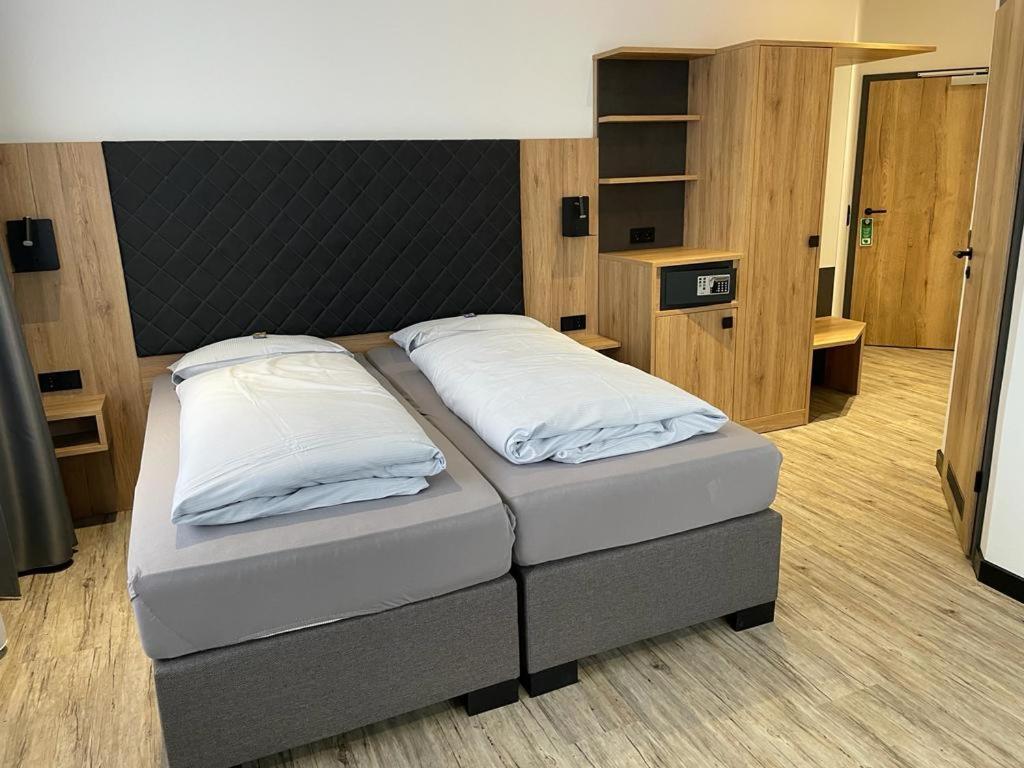 Meerzeit Strandhotel Neuharlingersiel Exteriör bild