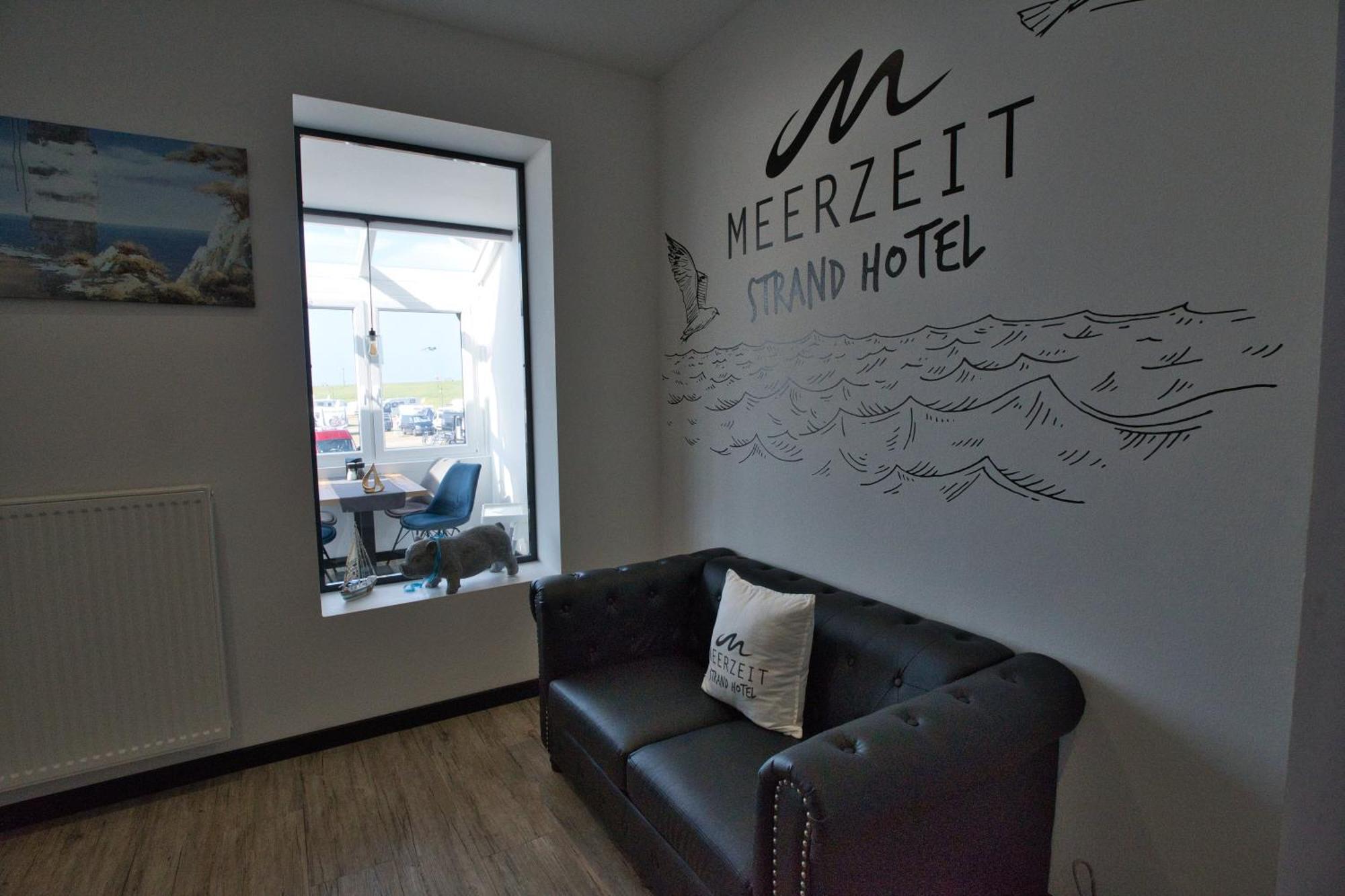 Meerzeit Strandhotel Neuharlingersiel Exteriör bild