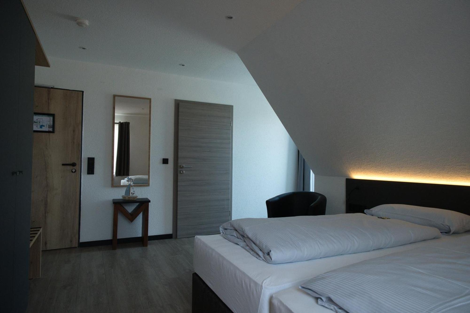 Meerzeit Strandhotel Neuharlingersiel Exteriör bild